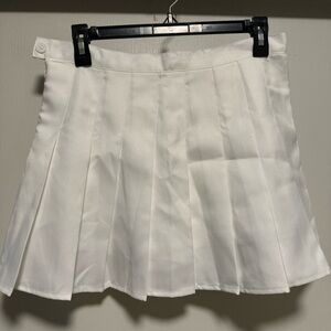 White Pleated Mini Skirt Size M